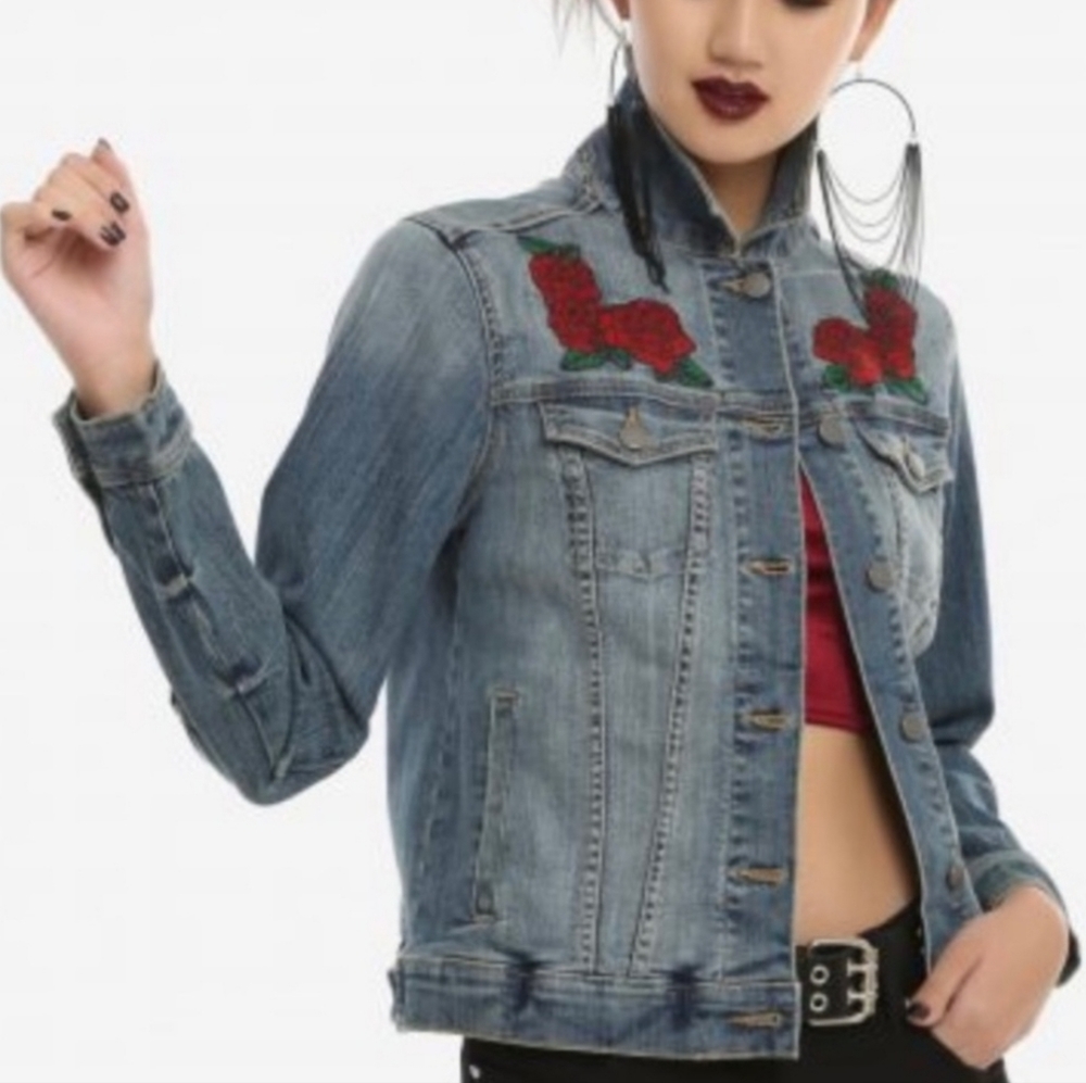 [24] DISNEY Beauty & the Beast Embroidered Denim Jean Jacket Medium MSRP $85